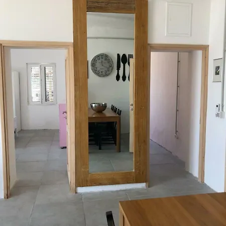 Eva Apartman *